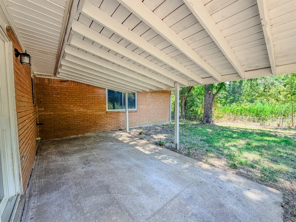 1819 Quail Run Muskogee, OK 74403