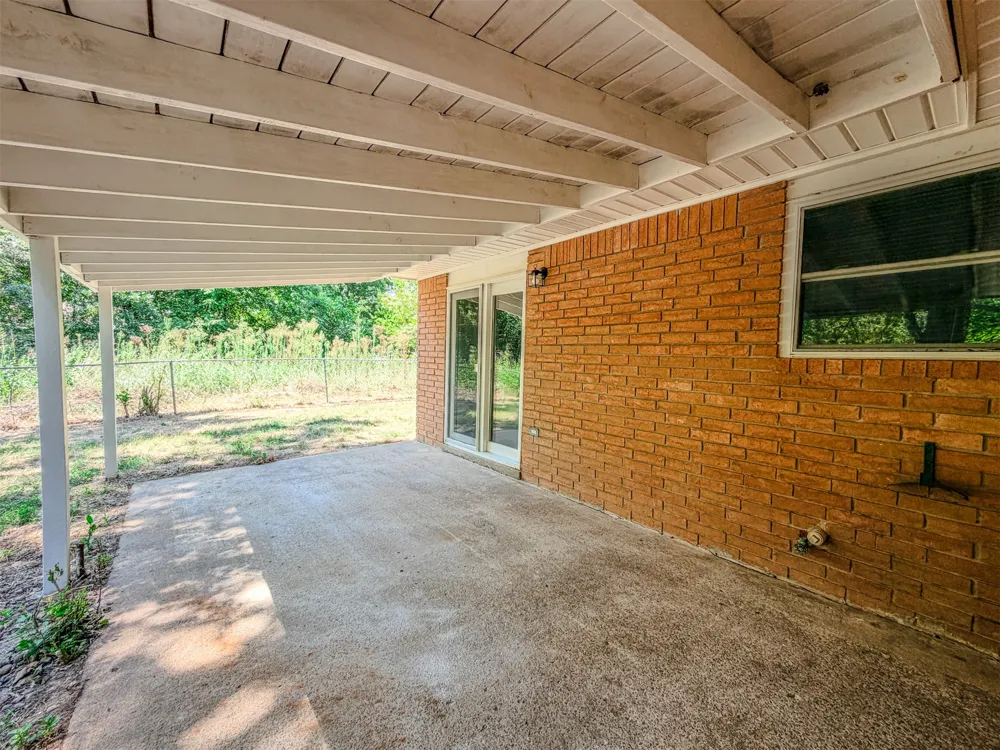 1819 Quail Run Muskogee, OK 74403
