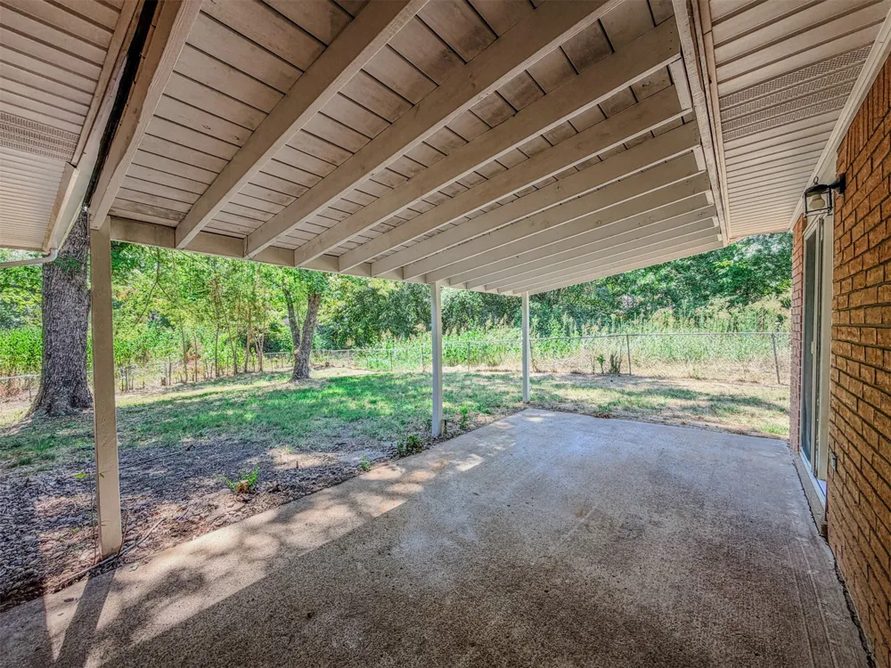 1819 Quail Run Muskogee, OK 74403
