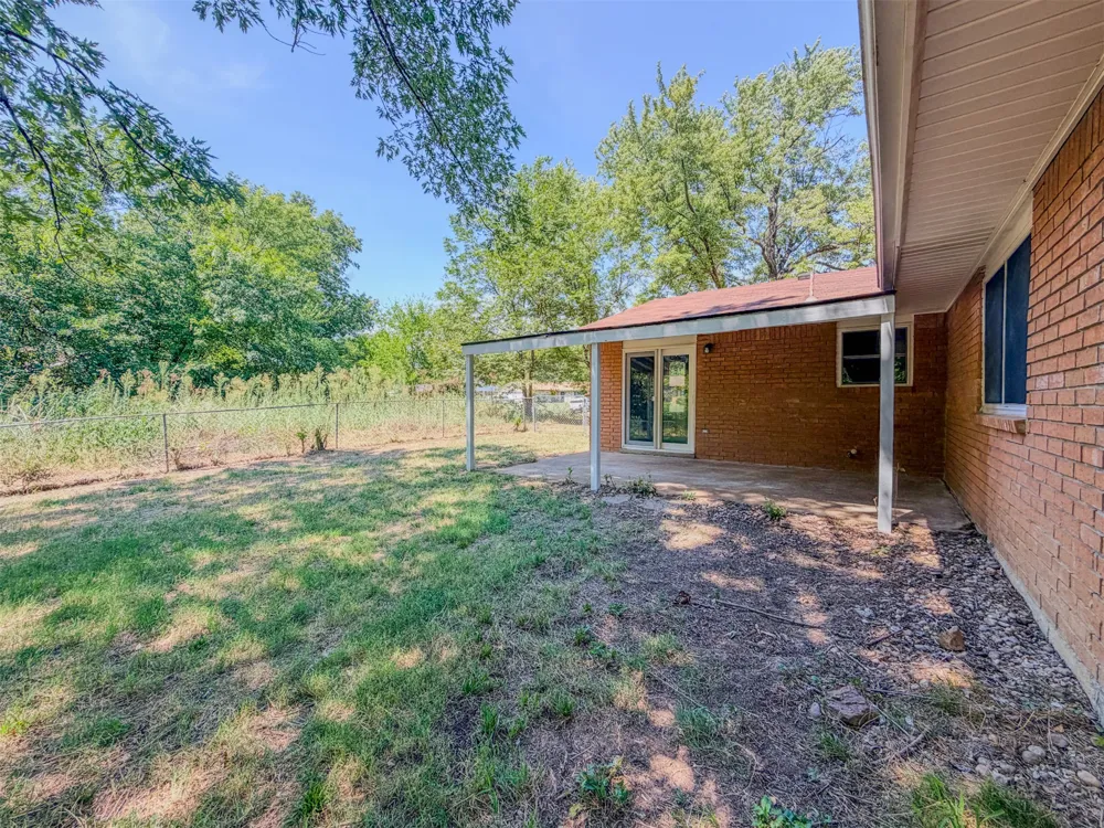 1819 Quail Run Muskogee, OK 74403