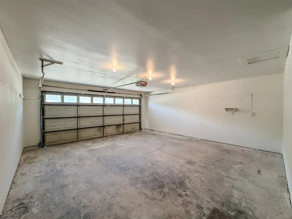 1819 Quail Run Muskogee, OK 74403