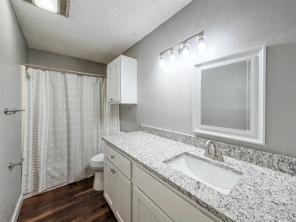 1819 Quail Run Muskogee, OK 74403