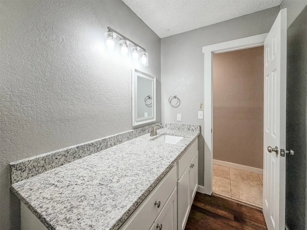 1819 Quail Run Muskogee, OK 74403