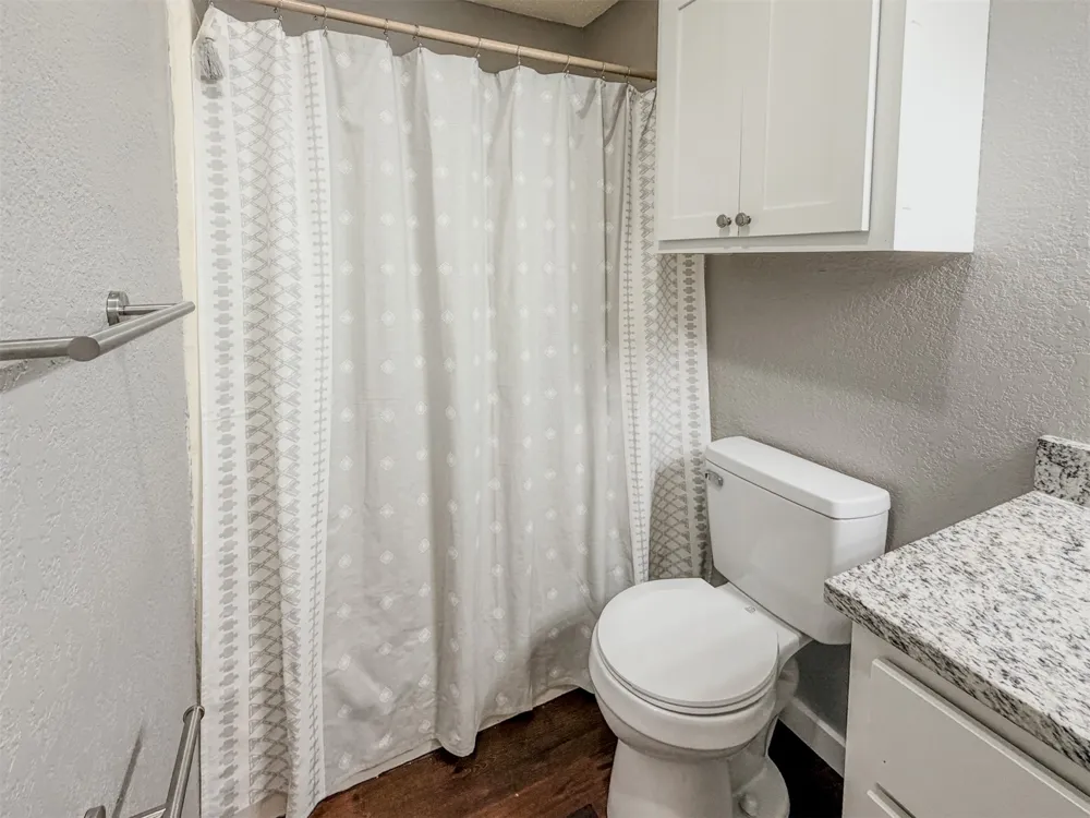 1819 Quail Run Muskogee, OK 74403