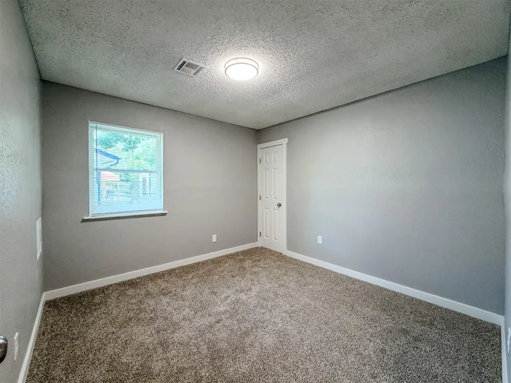1819 Quail Run Muskogee, OK 74403