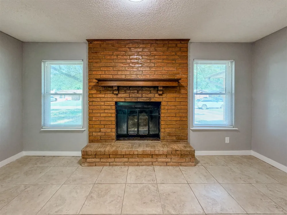 1819 Quail Run Muskogee, OK 74403