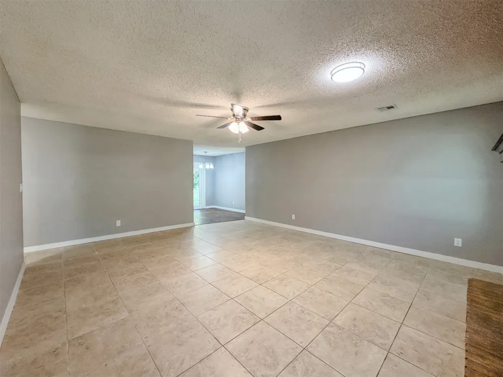 1819 Quail Run Muskogee, OK 74403