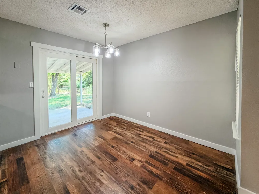 1819 Quail Run Muskogee, OK 74403