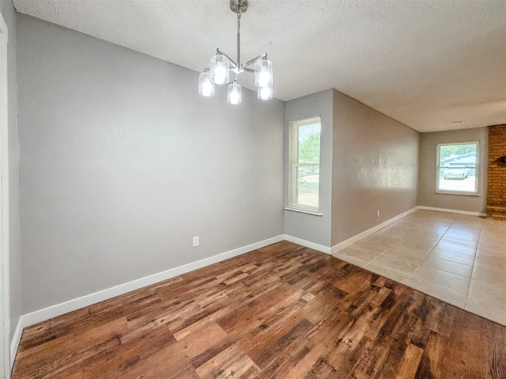 1819 Quail Run Muskogee, OK 74403
