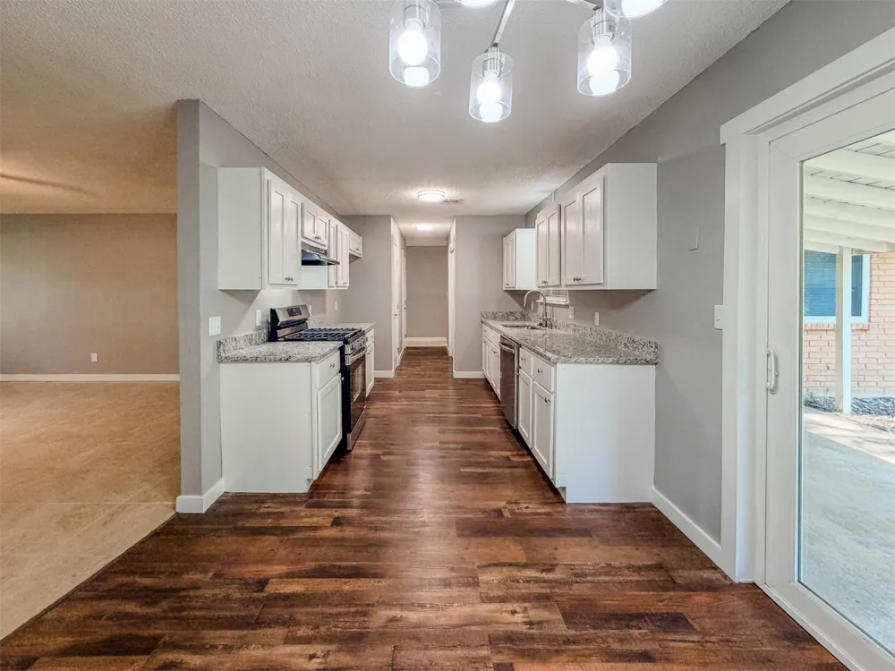 1819 Quail Run Muskogee, OK 74403