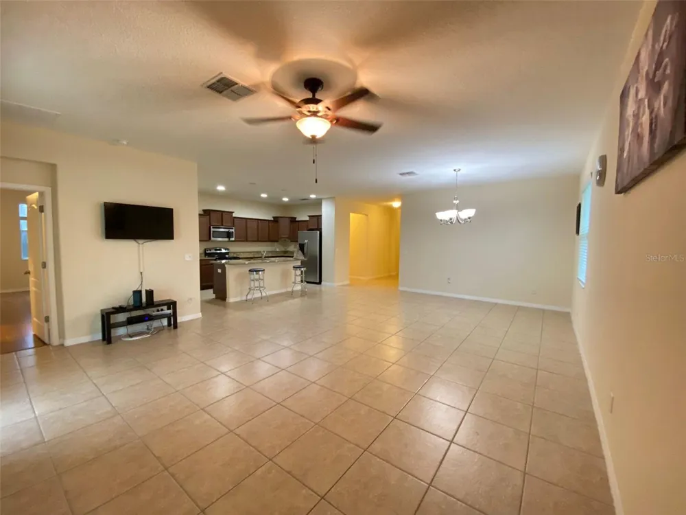 2555 CARRICKTON CIRCLE Orlando, FL 32824