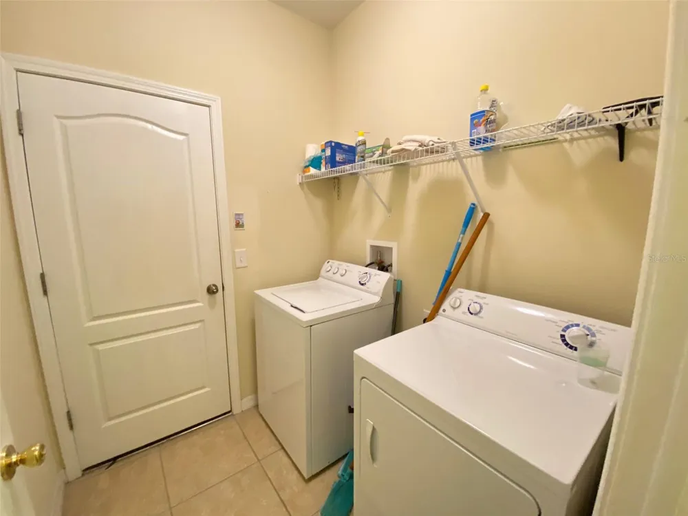 2555 CARRICKTON CIRCLE Orlando, FL 32824