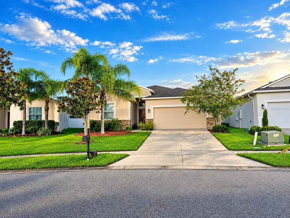 2555 CARRICKTON CIRCLE Orlando, FL 32824