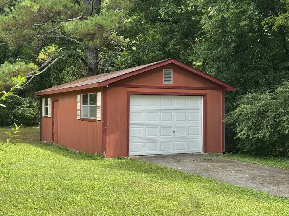 385 Bridge Street Graysville, TN 37338
