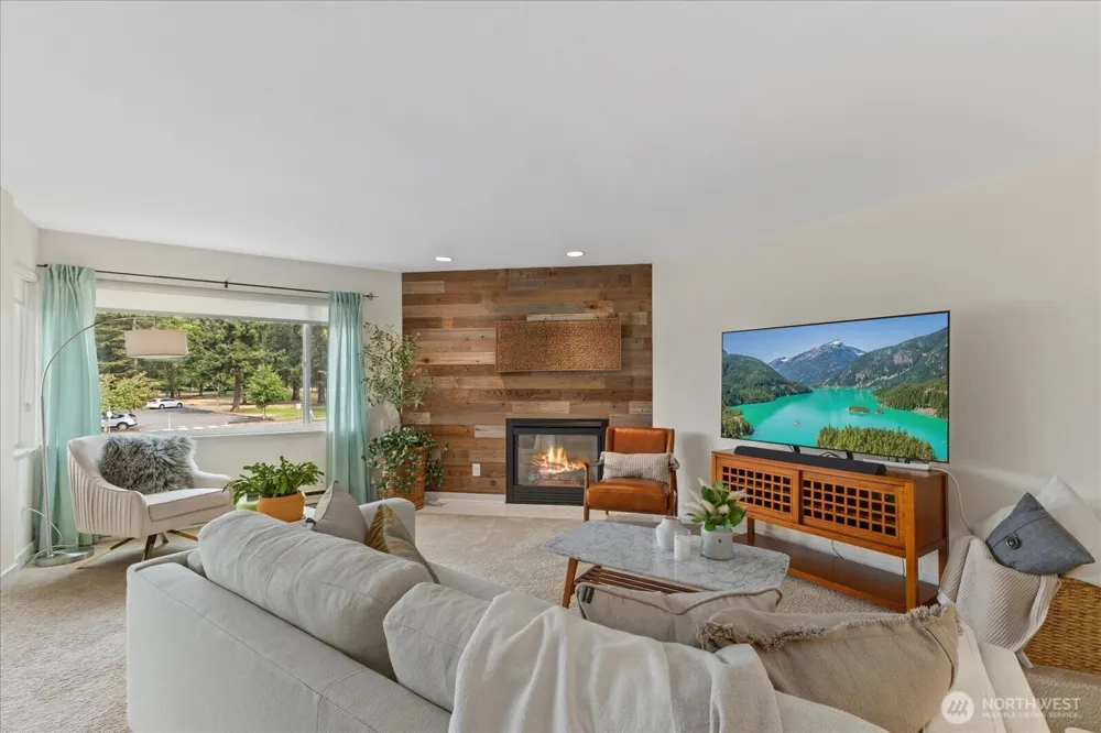 9715 NE Juanita Drive #210B Kirkland, WA 98034