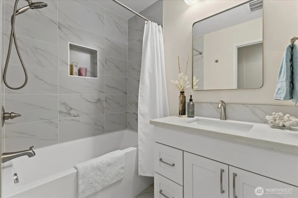 9715 NE Juanita Drive #210B Kirkland, WA 98034