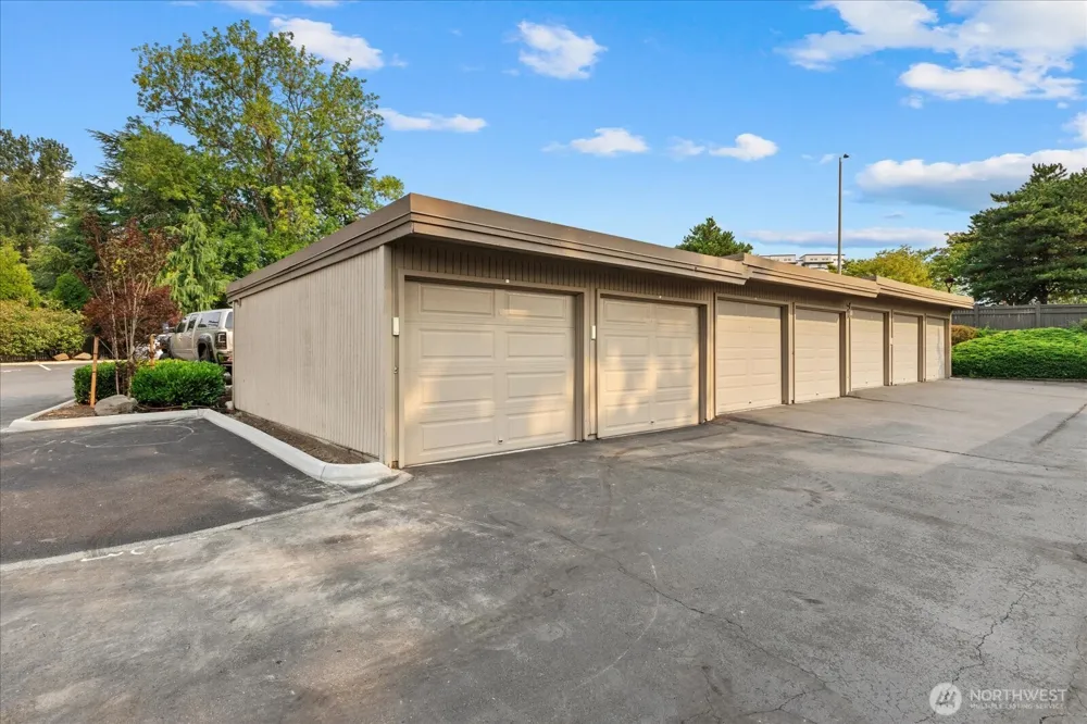 9715 NE Juanita Drive #210B Kirkland, WA 98034