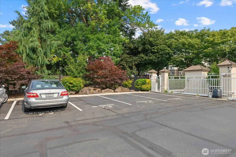 9715 NE Juanita Drive #210B Kirkland, WA 98034