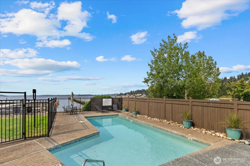 9715 NE Juanita Drive #210B Kirkland, WA 98034