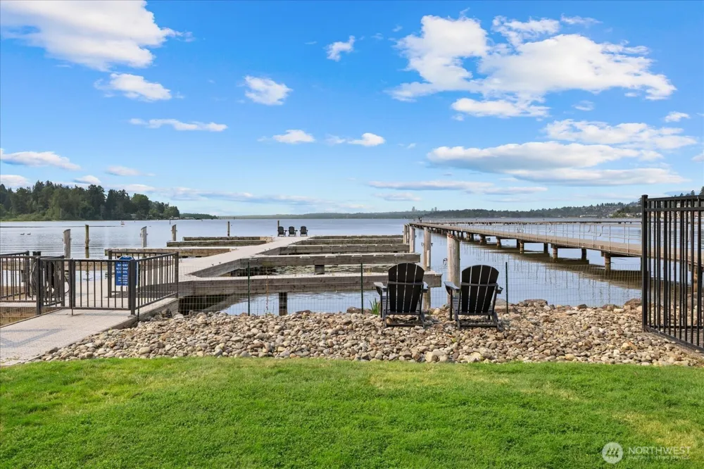 9715 NE Juanita Drive #210B Kirkland, WA 98034