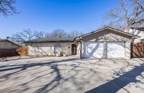 6704 Trailwood Drive