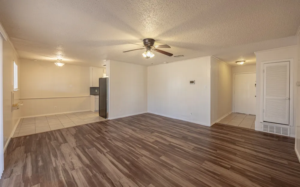 6704 Trailwood Drive Forest Hill, TX 76140