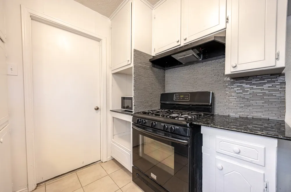 6704 Trailwood Drive Forest Hill, TX 76140
