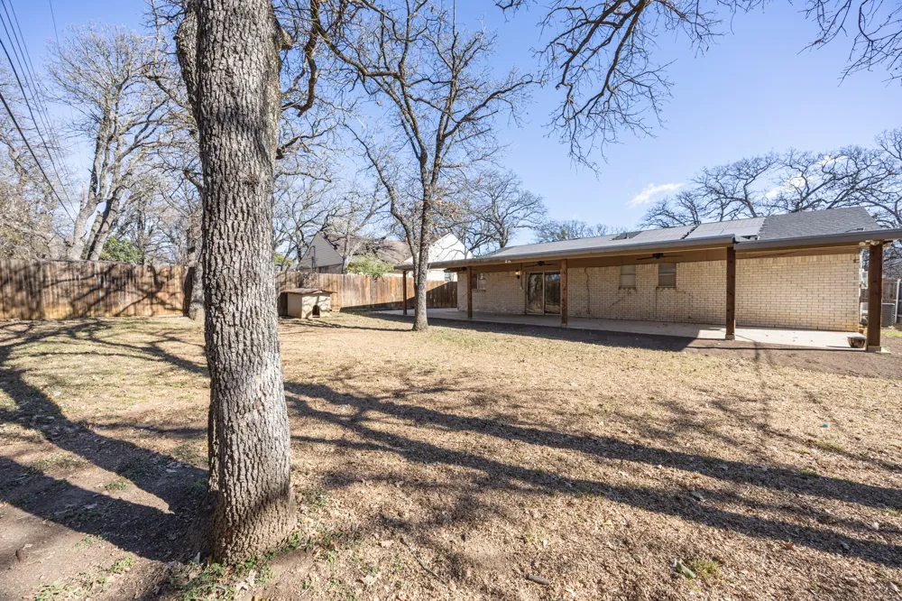 6704 Trailwood Drive Forest Hill, TX 76140