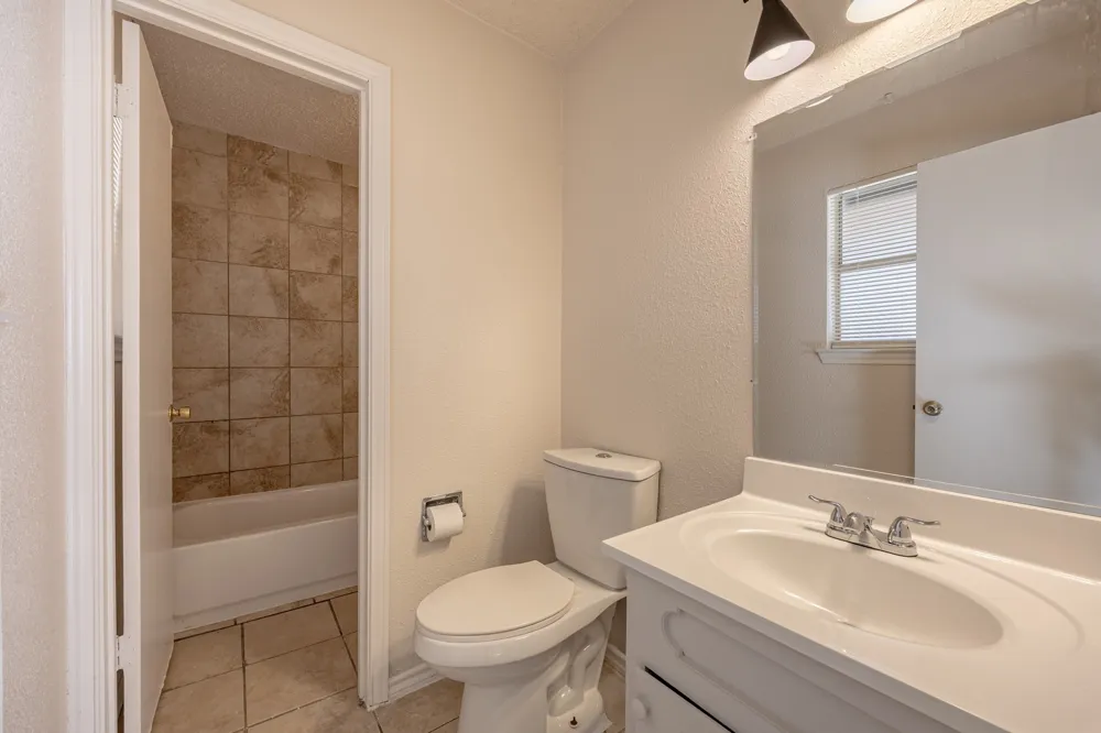 6704 Trailwood Drive Forest Hill, TX 76140