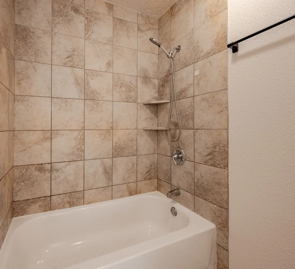 6704 Trailwood Drive Forest Hill, TX 76140