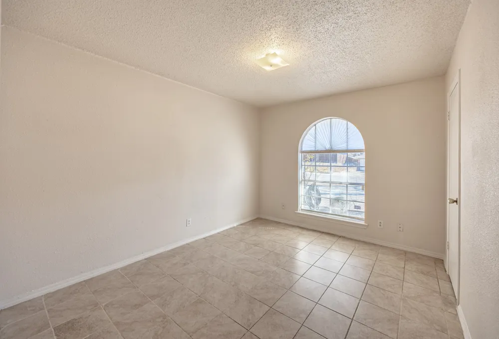 6704 Trailwood Drive Forest Hill, TX 76140