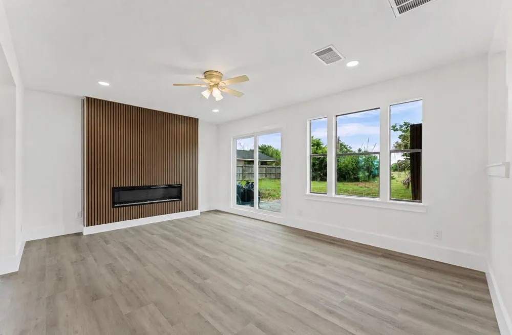 15806 Lakeview Drive Beach City, TX 77523