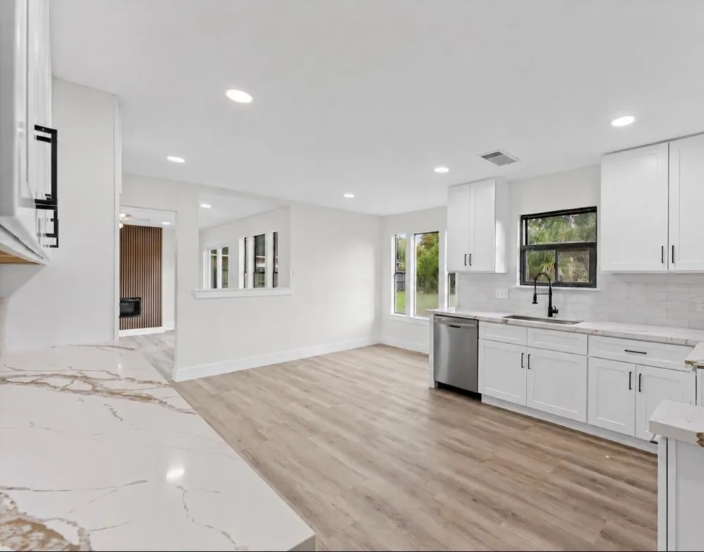 15806 Lakeview Drive Beach City, TX 77523