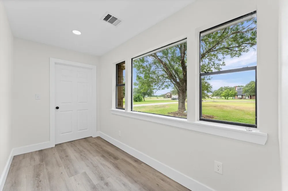 15806 Lakeview Drive Beach City, TX 77523