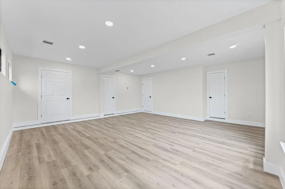 15806 Lakeview Drive Beach City, TX 77523