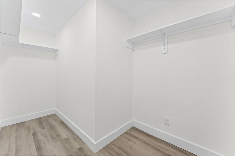 15806 Lakeview Drive Beach City, TX 77523
