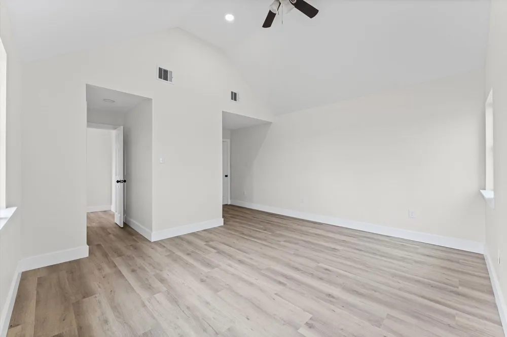15806 Lakeview Drive Beach City, TX 77523