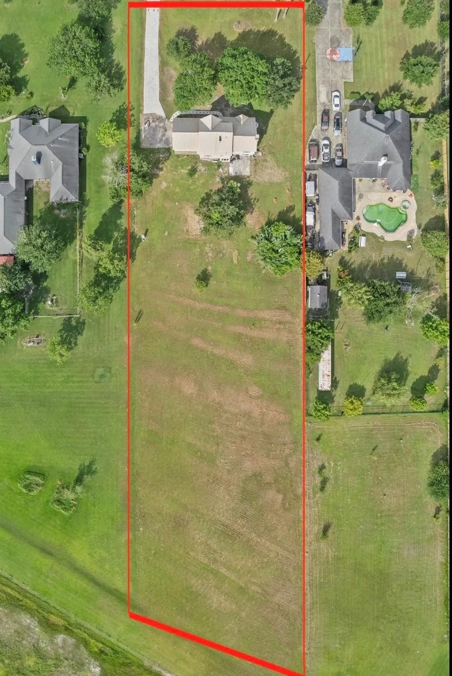 15806 Lakeview Drive Beach City, TX 77523