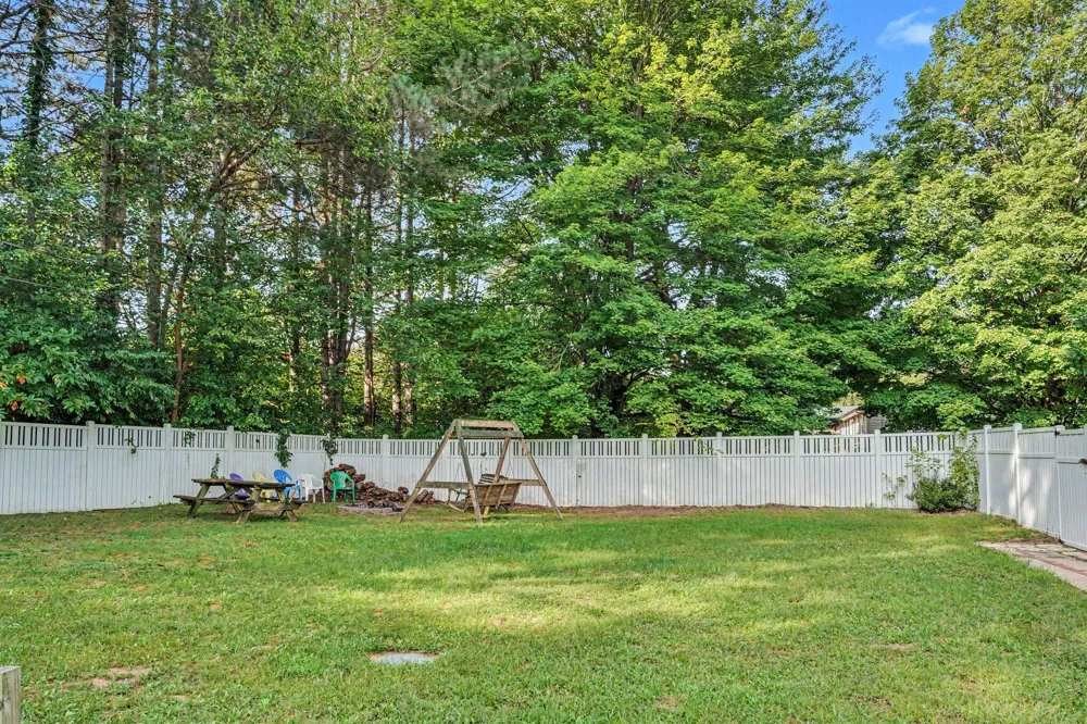 10211 Almena Drive Kalamazoo, MI 49009