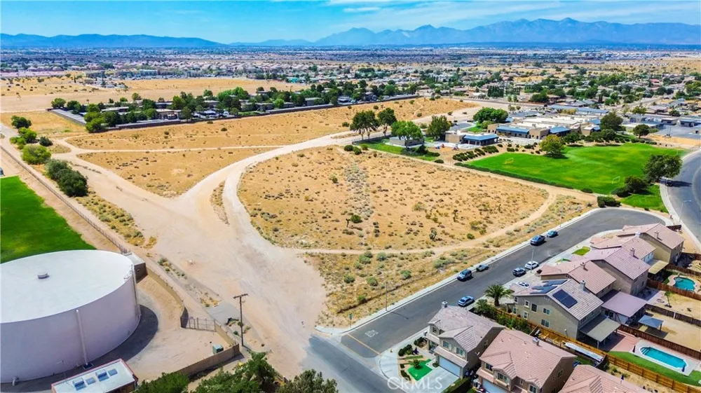 Topaz Ave Hesperia, CA 92345
