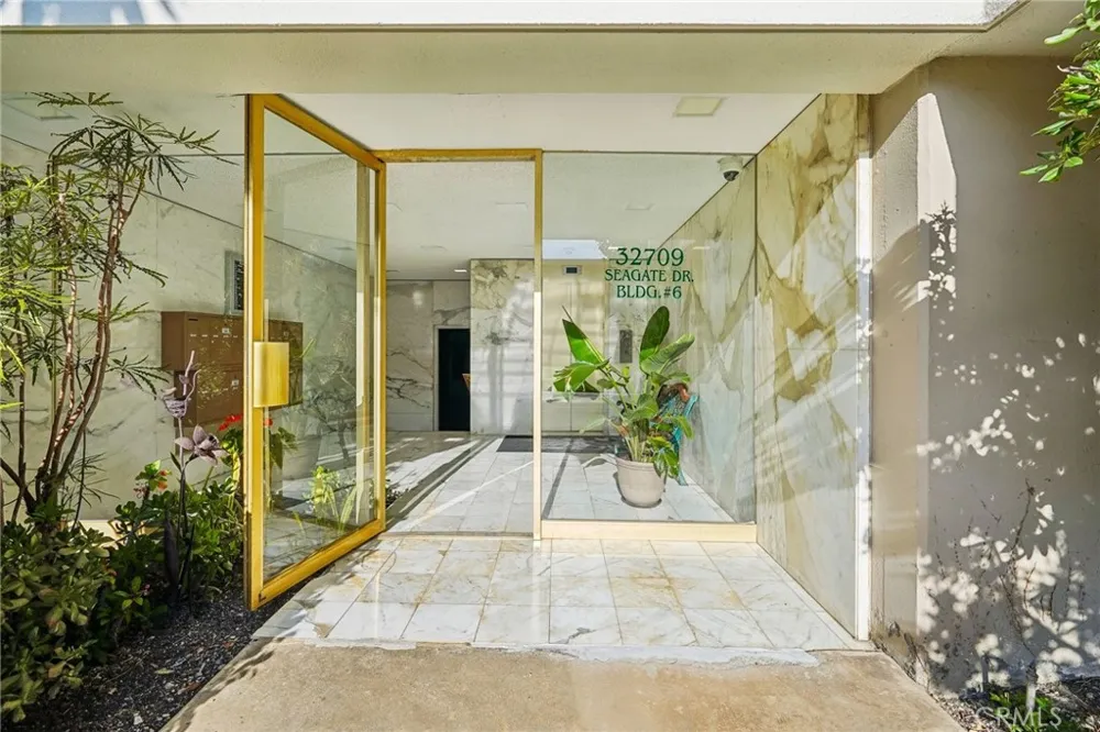 32709 Seagate #H Rancho Palos Verdes, CA 90275