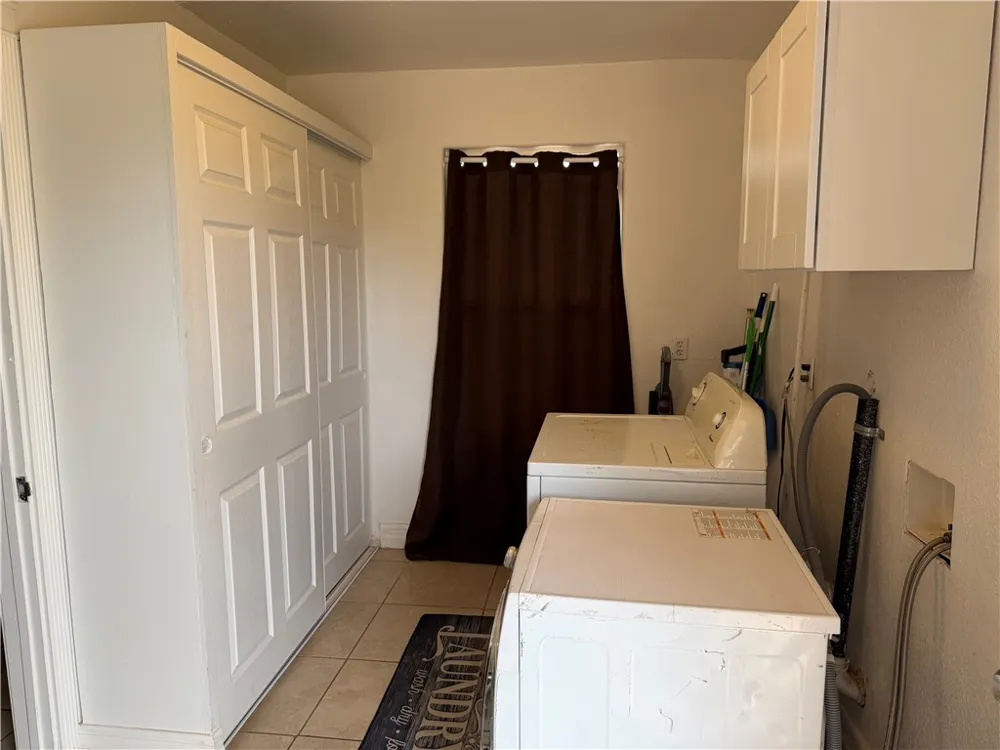 51 Roe Paradise, CA 95969