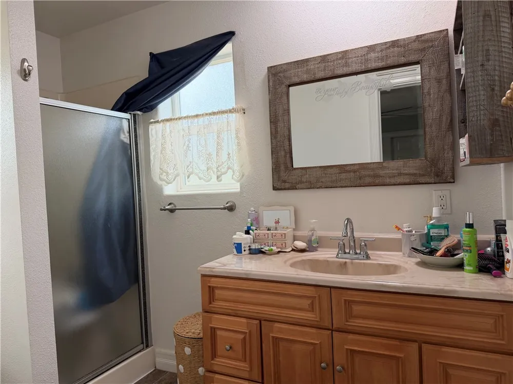 51 Roe Paradise, CA 95969