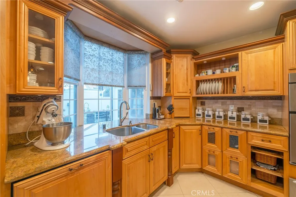 1861 W Chalet Anaheim, CA 92804