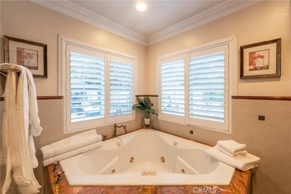 1861 W Chalet Anaheim, CA 92804