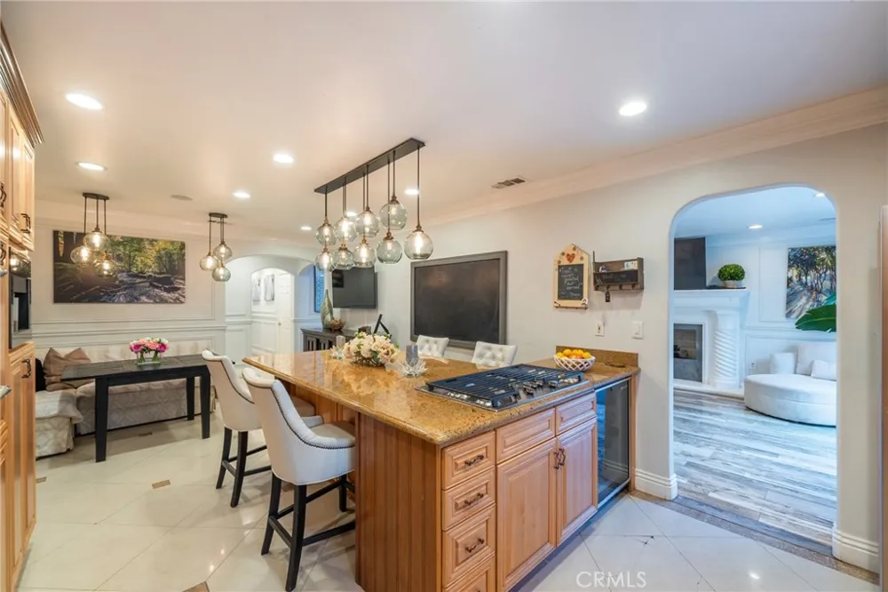 1861 W Chalet Anaheim, CA 92804