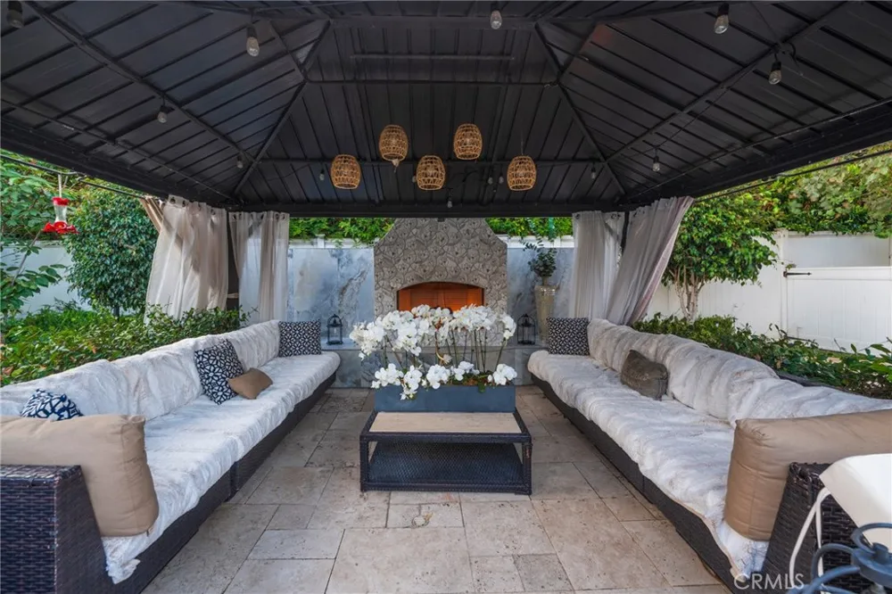 1861 W Chalet Anaheim, CA 92804