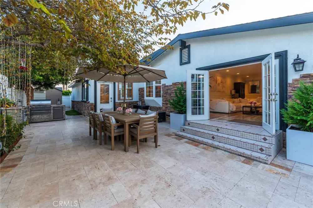 1861 W Chalet Anaheim, CA 92804