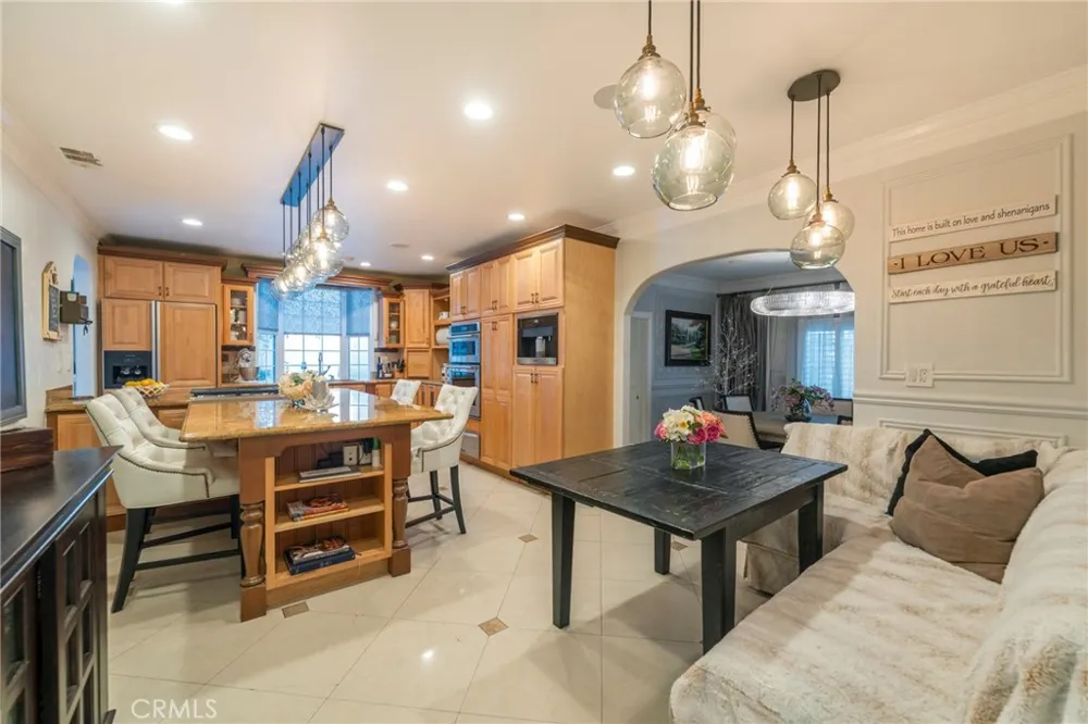 1861 W Chalet Anaheim, CA 92804