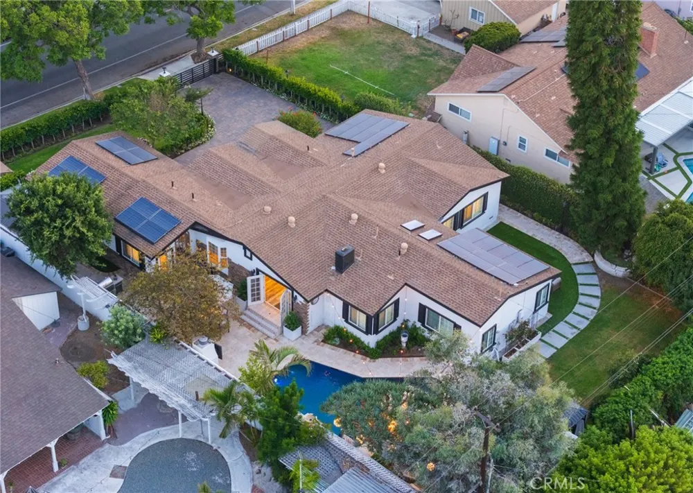 1861 W Chalet Anaheim, CA 92804
